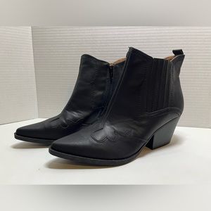 Indigo rd. Black Leather Bootie Boots size 7.5